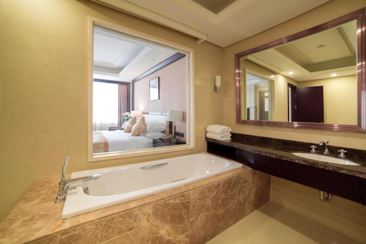 Panda Jinling Grand Hotel Nanking Exterior foto